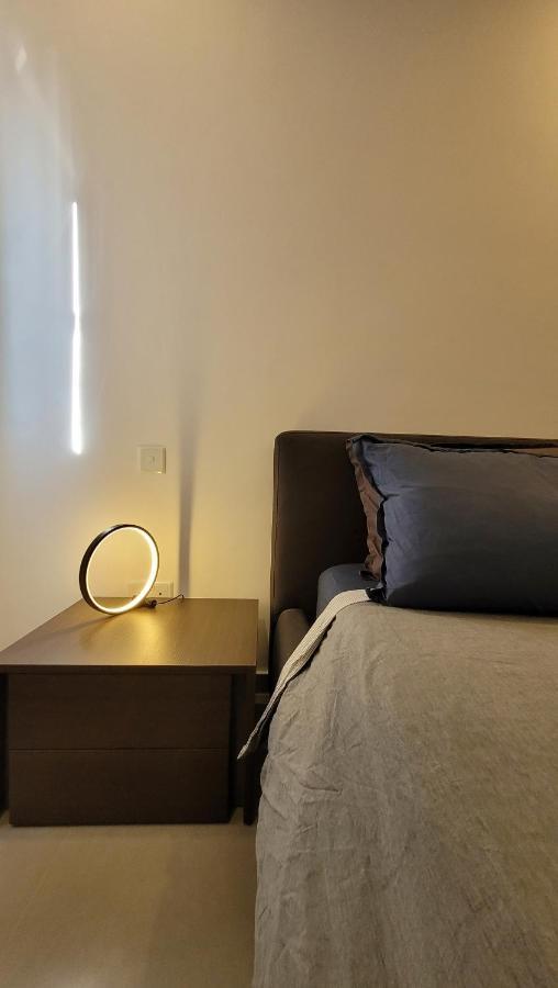 Stylish - Modern - Large Terrace - 2 Bed - 200 M From Sea - Fully Air Con Apartment Сейнт Полс Бей Екстериор снимка